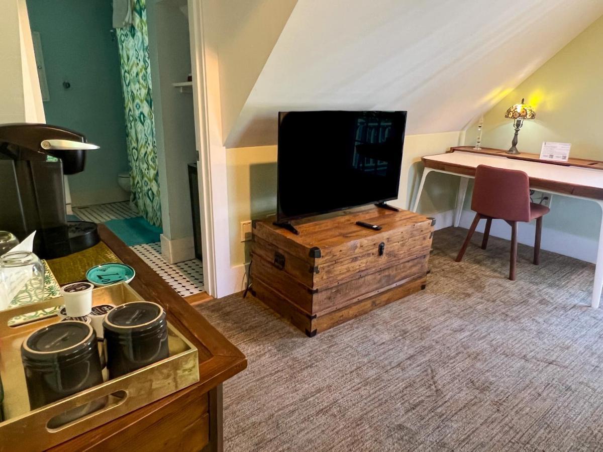 Inn At Cook Street Провинстаун Екстериор снимка